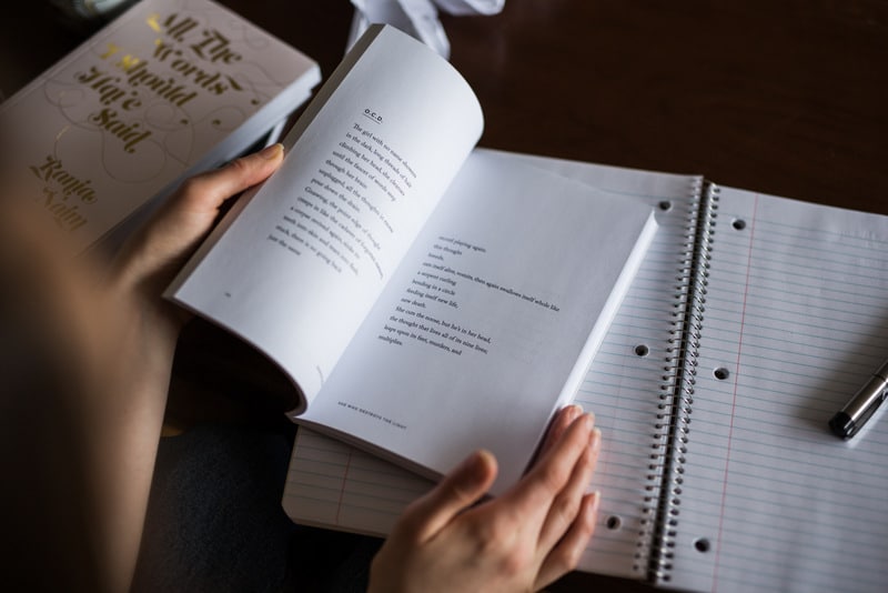 thought-catalog-196661 Lecture livre papier