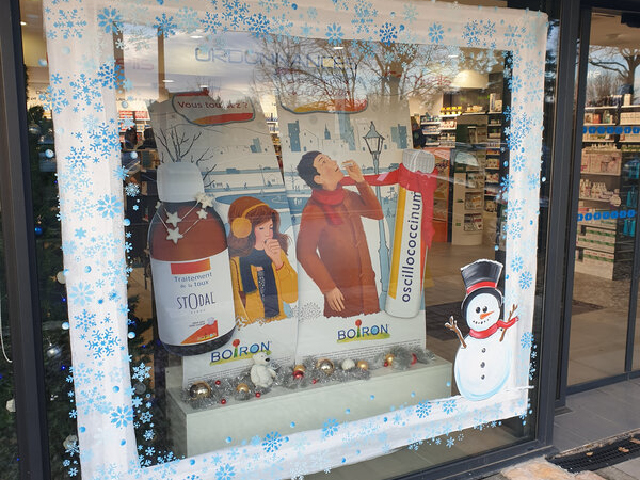 5 conseils pour mettre en place une Vitrine de Noël en pharmacie efficace Vitrine de Noel en pharmacie 11
