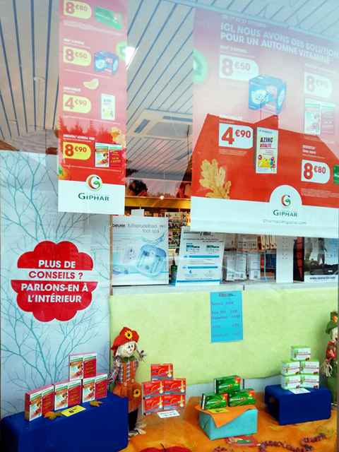 Vitrine-de-Noel-en-pharmacie-7 5 conseils pour mettre en place une Vitrine de Noël en pharmacie efficace Vitrine de Noel en pharmacie 7