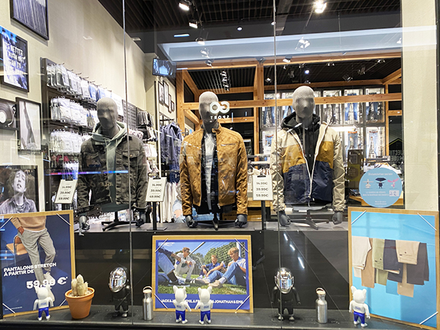 Vitrine-Jack-Jones Benchmark retail – Printemps/Été 2022 Vitrine Jack Jones 1